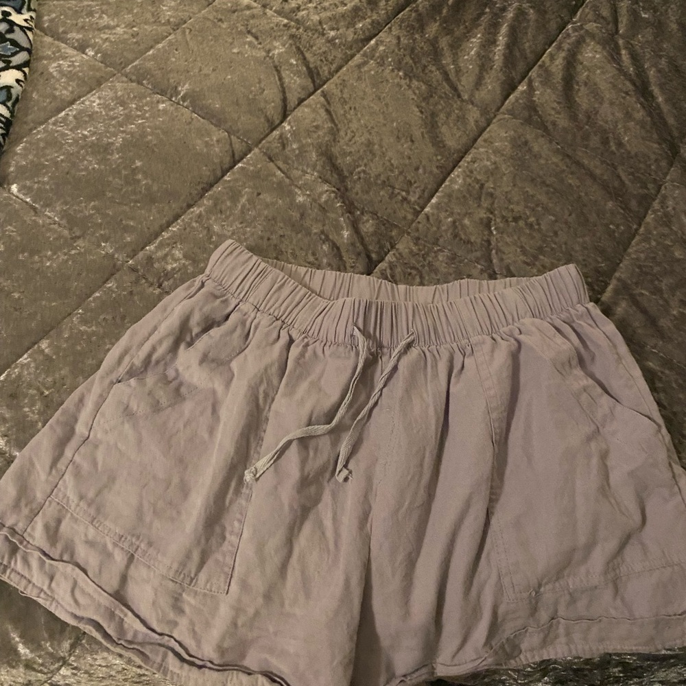 Gray Stretch size M boutique shorts
